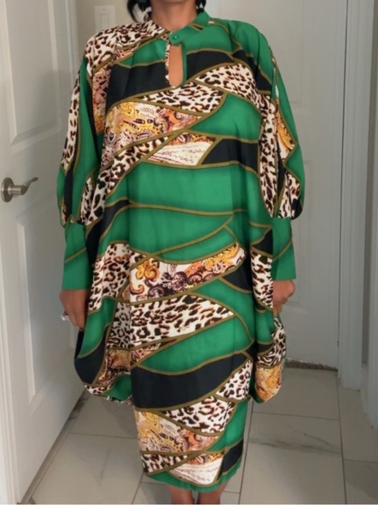 Vonda Dresses & Skirts - Green Printed Midi Dress with Keyhole Neckline and Relaxed Sleeves